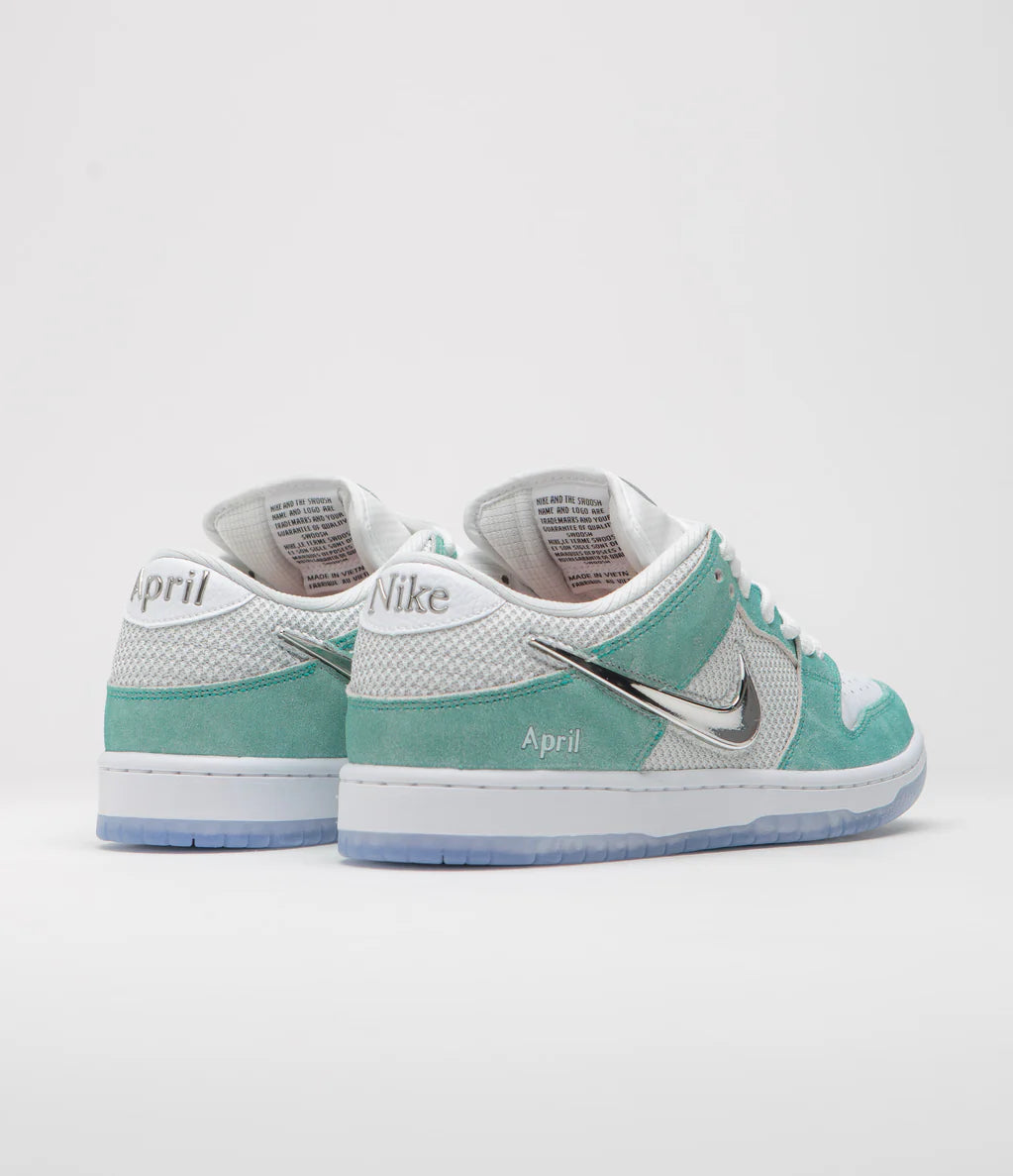 Buy Nike SB x April Skateboards Dunk Low Pro Shoes Online in Nepal - Online Shopping Nepal - Online Clothing Shop Nepal